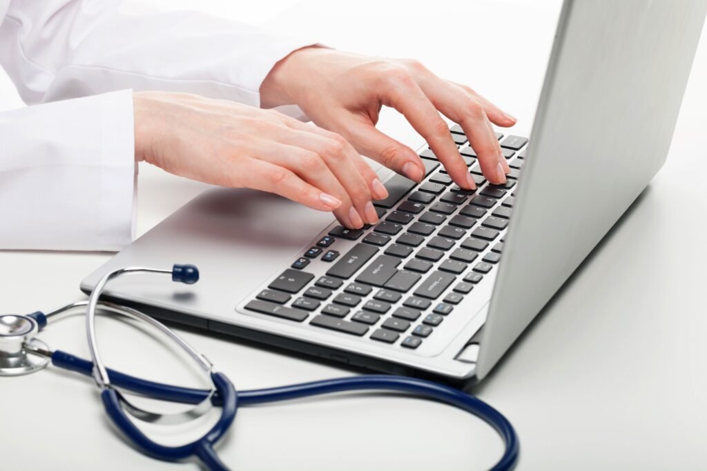 Come deve essere sviluppato un sito web per medici | AdvDoc
